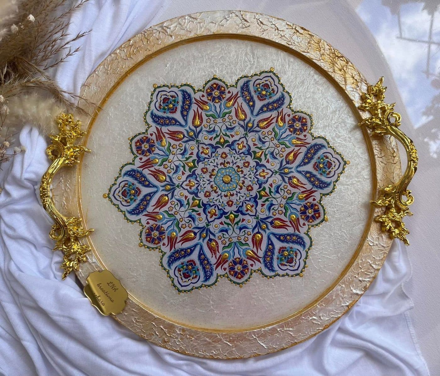 Detalji završeni rukom